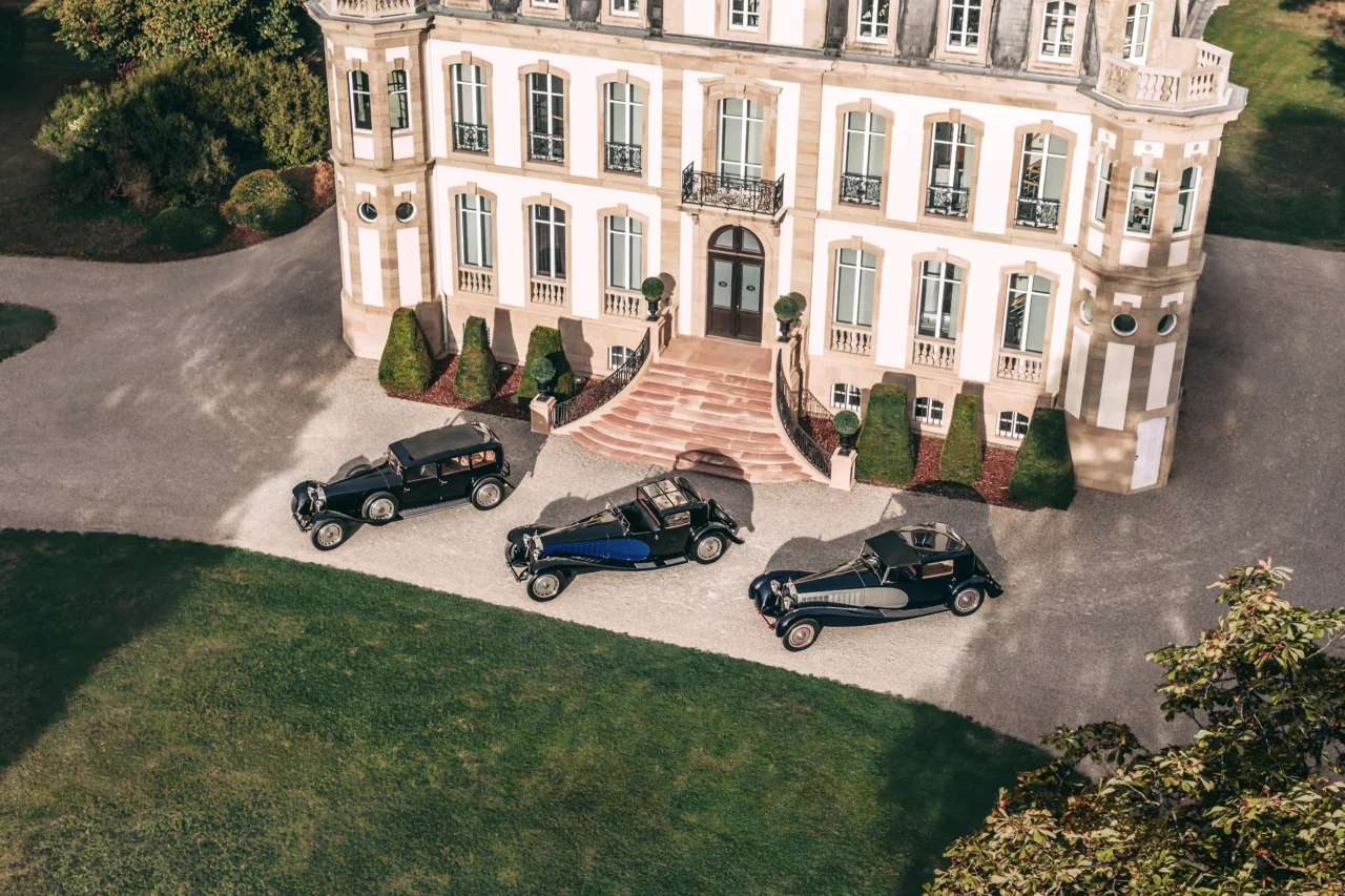 Der ROYALE Coupé Napoléon, der ROYALE Binder und der ROYALE Park Ward kamen in Molsheim, der Heimat der Marke, zusammen, um das 100-jährige Jubiläum des BUGATTI Type 41 ROYALE zu feiern.