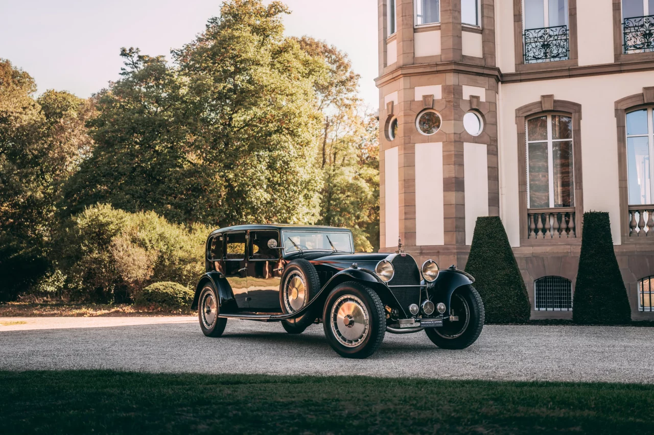 1933 an einen britischen Kunden ausgeliefert, verfügt der ROYALE Park Ward über den von der Luftfahrt abgeleiteten Reihenachtzylinder, der jedes Exemplar des ROYALE antreibt.
