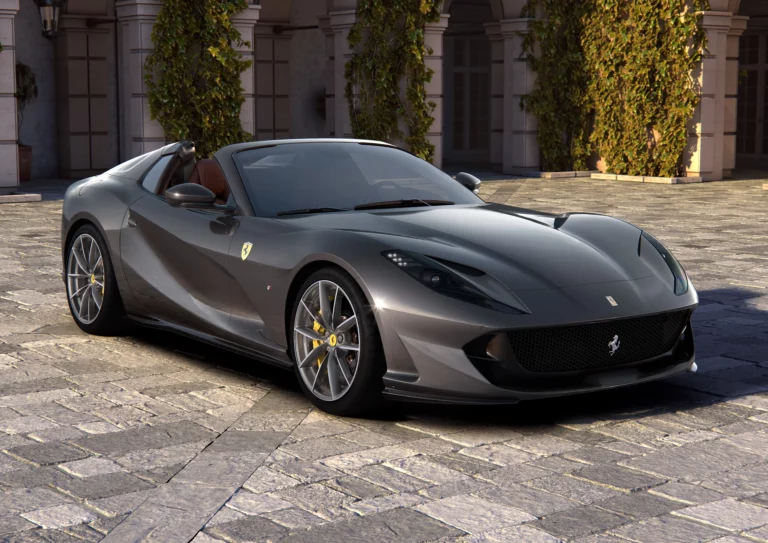 Ferrari 812 GTS: the V12 Spider Returns