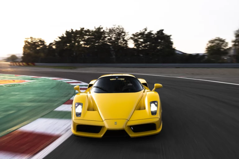 Η Ferrari ανακοινώνει νέα ελαστικά για το supercar Enzo Ferrari