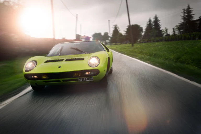 Miura : première voiture de série au monde équipée d’un moteur V12 transversal monté au centre et à l’arrière.
