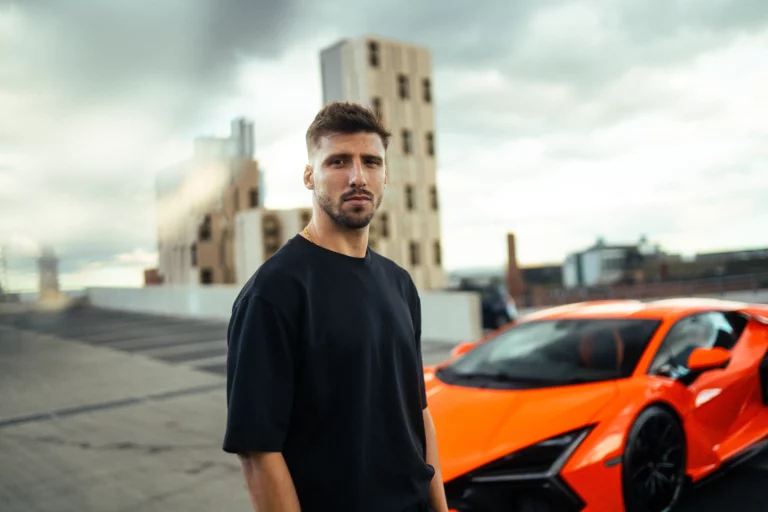 Rúben Dias et la Lamborghini Revuelto : performance et précision