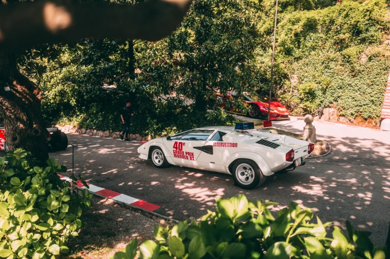 Η Lamborghini στο προσκήνιο της κομψότητας και της ταχύτητας στη λίμνη Κόμο