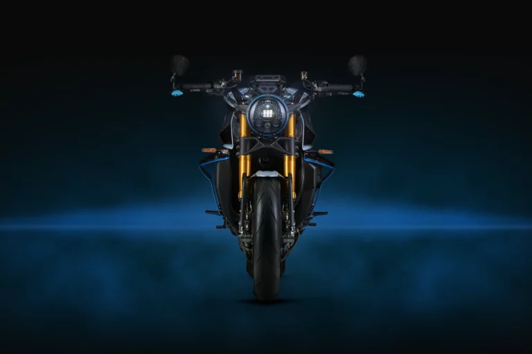 MV Agusta Rush Titanio. Élément pur.