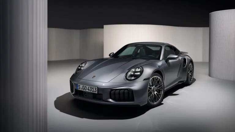 Eroe, ribelle e creatore: L’identità del design Porsche in poche parole
